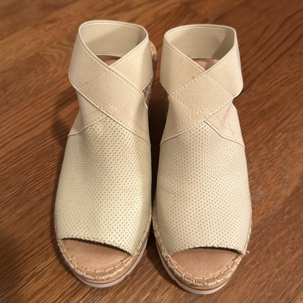 Kenneth Cole Gentle Souls Wedge Platform. White sneaker like bottom. Tan color.